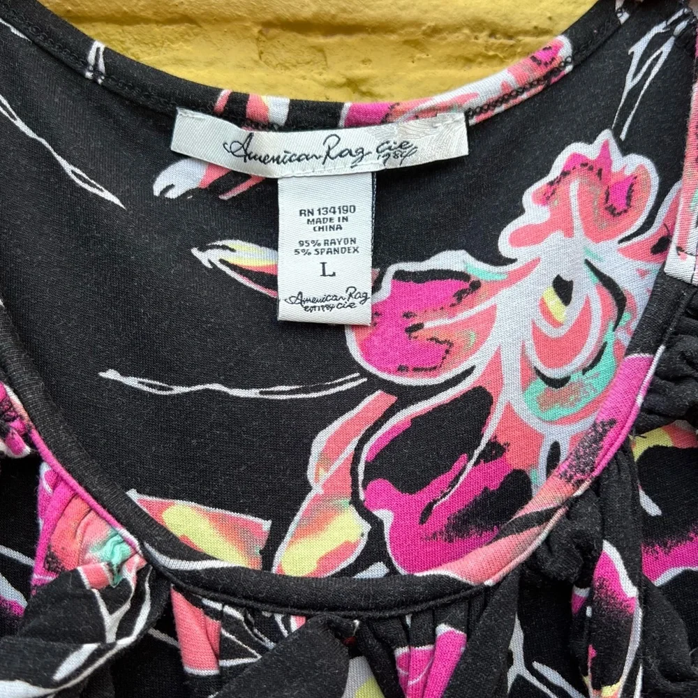 - American Rag L Floral Twist Macrame Chest Tank! EUC!